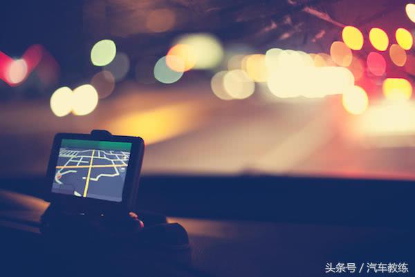 汽车导航有没有必要贴膜,汽车自带导航特别难用