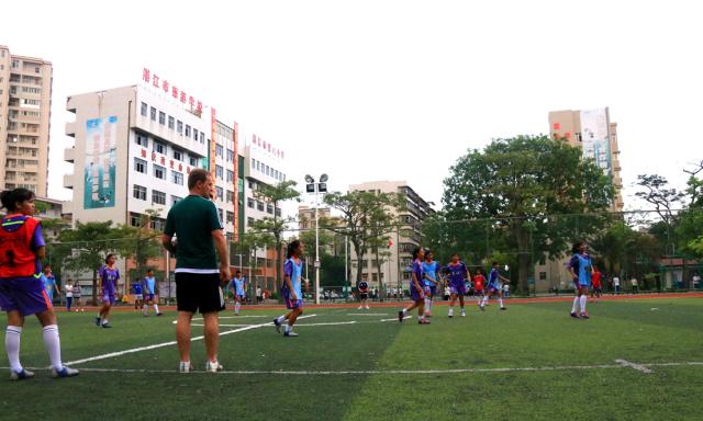足梦视界｜中英足球文化交流，首站湛江轰动全城