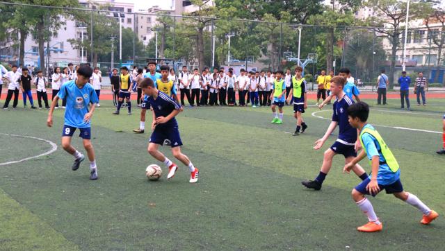 足梦视界｜中英足球文化交流，首站湛江轰动全城