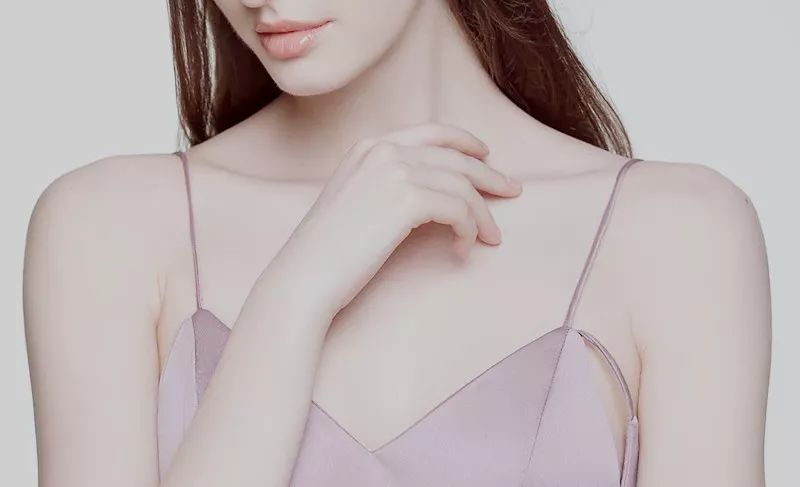 如何有效应对肌肤冒油的问题？