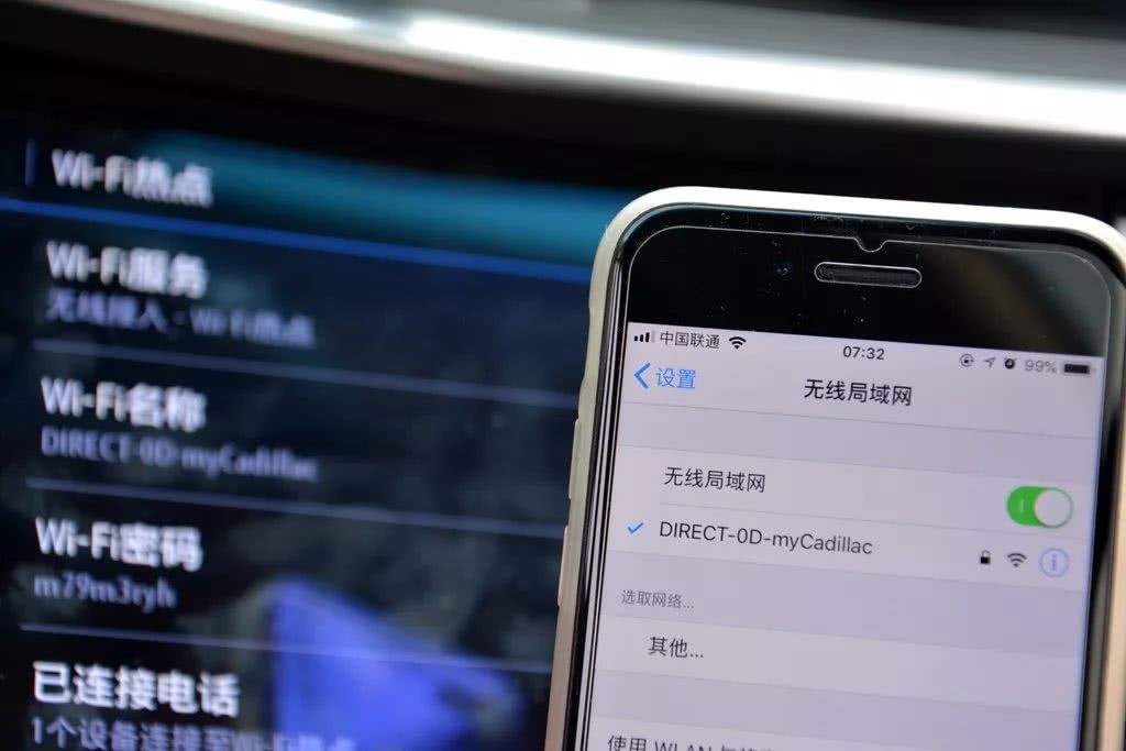 膨胀了、膨胀了！小俩口开着凯迪拉克豪车玩转上海滩！