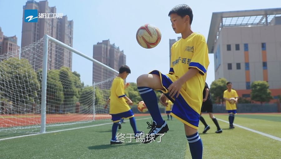 世界足球先生面对西班牙国门,世界足球先生菲戈