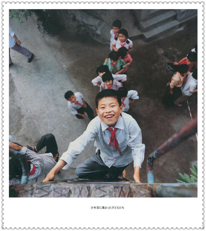 40张老照片带你走进60年代的上海,80年代老照片日本摄影师