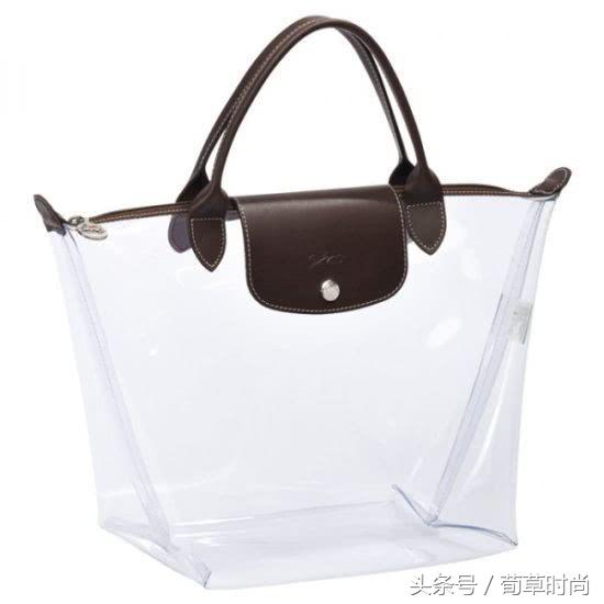 北方大妈洗澡堂专用包？PVC包包今年很“热”