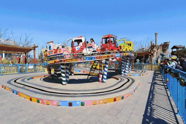 国内外十大好玩的大型游乐场,西安童真童趣游乐场