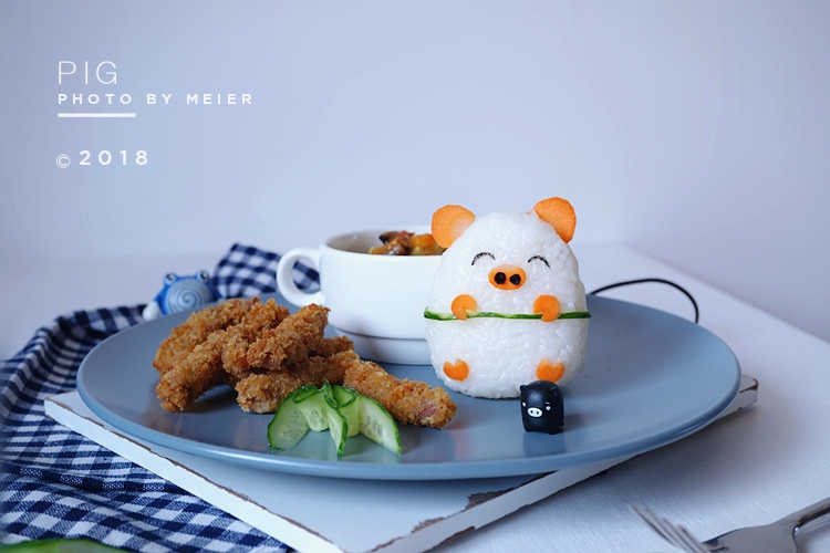 欢度六一儿童节，做一个萌萌的卡通饭团吧，孩子喜欢，做法简单