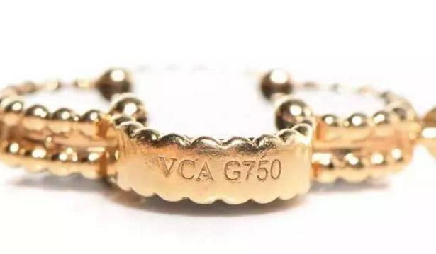 梵克雅宝四叶草项链,最美的就是现在拥有的,多少钱能买到