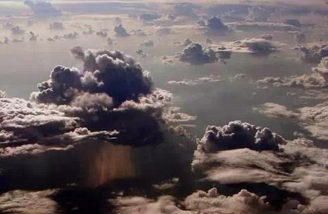 飞机高空拍摄效果图,飞机靠窗风景照片怎么拍