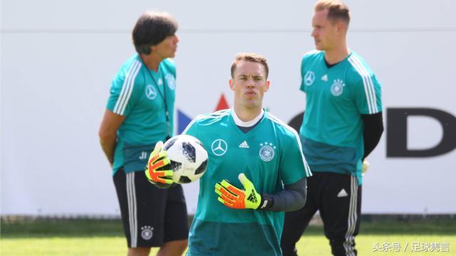 诺伊尔40集,诺伊尔出球失误