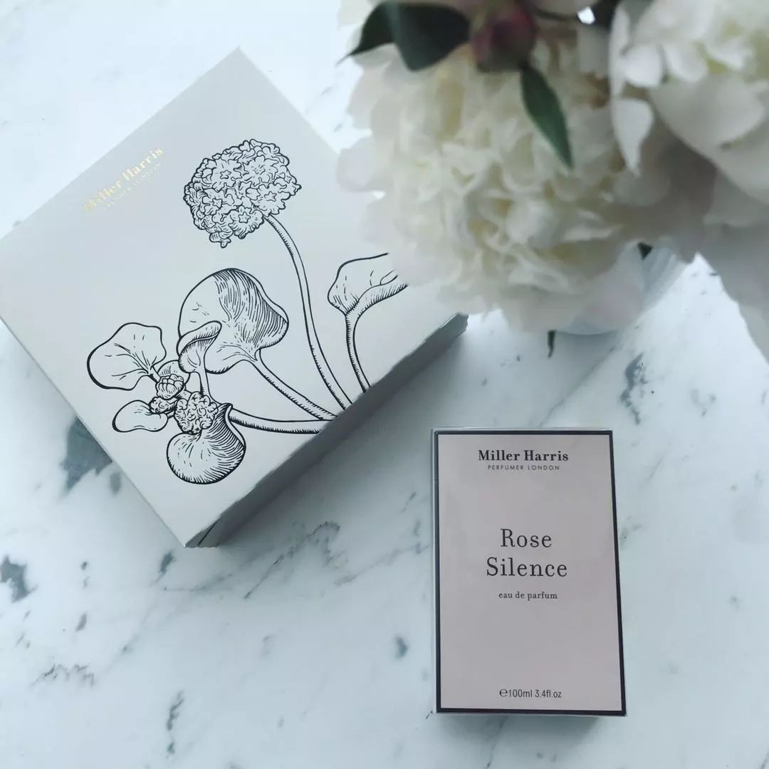 这个夏天，买什么香水才配得上掏空钱包置办的小美裙