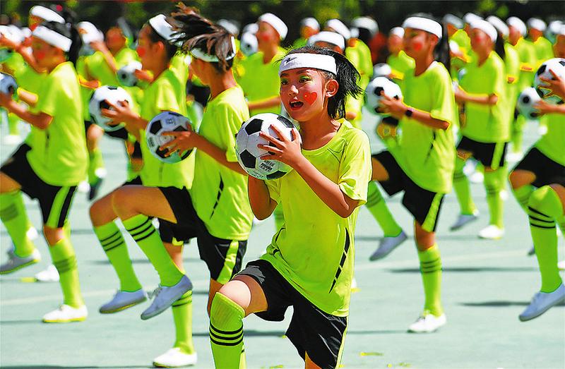 让孩子在欢乐和幸福中茁壮成长,让孩子们在快乐中健康茁壮成长