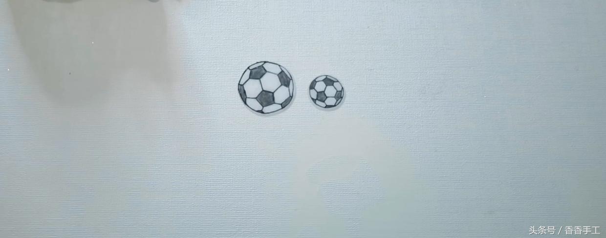 世界杯开始了准备什么,世界杯足球纪念物