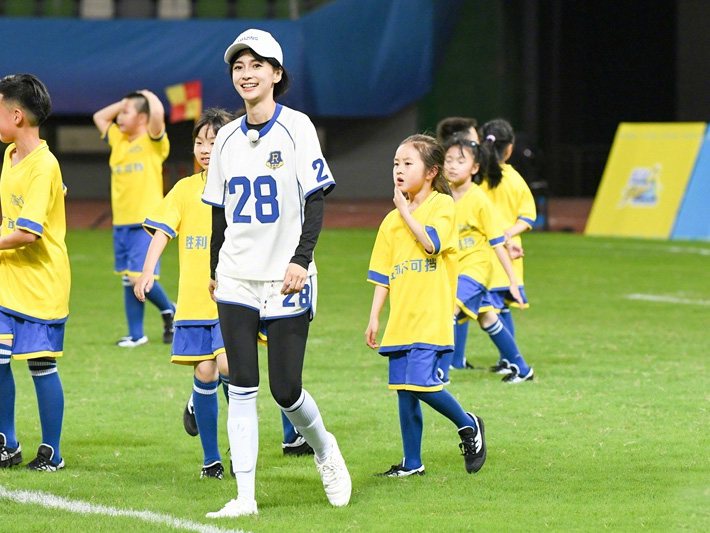 杨幂关晓彤穿衣打扮,关晓彤杨幂杨颖身材