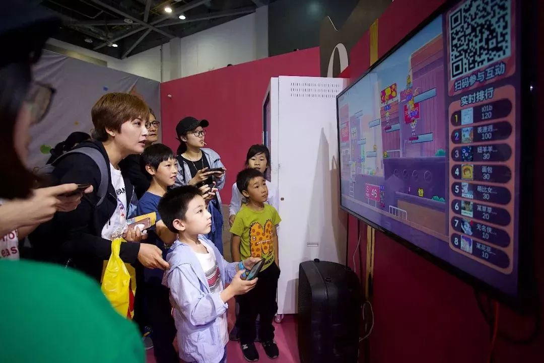 杭州人对未来的好奇心彻底爆发！10多万人在江边“看到了未来”！