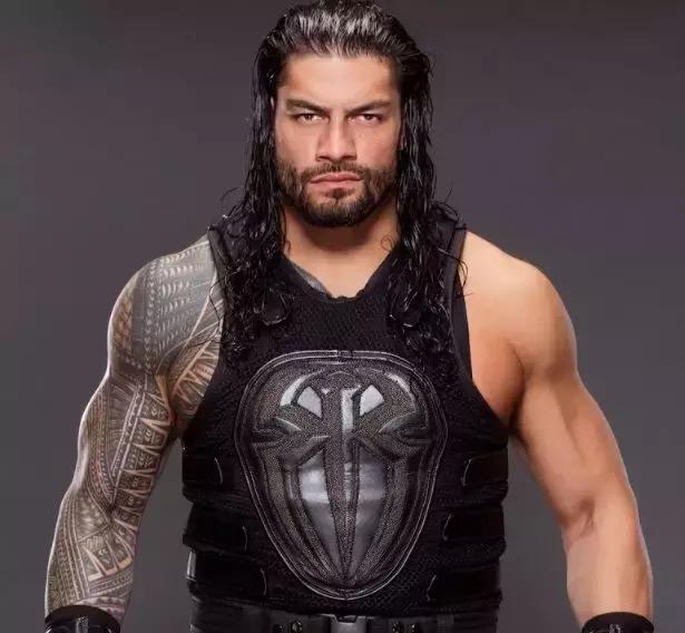 wwe罗曼雷恩斯的防弹衣,wwe美国职业摔角罗曼穿短袖