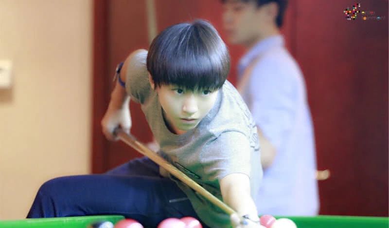 tfboys王俊凯王源半夜跳绳,tfboys王俊凯台球