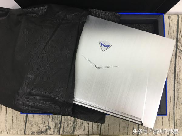 机械师f117-b全面屏,机械师f117-v全面屏游戏本9代