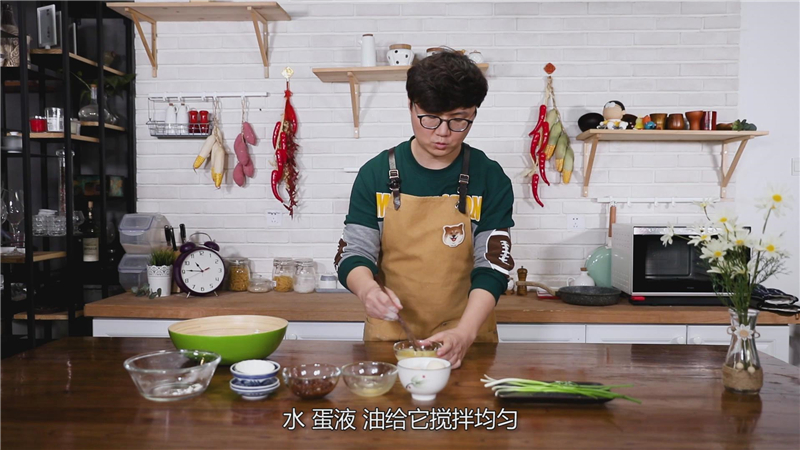 油条最简单炸出来还好吃,教你做放心油条不用任何添加剂