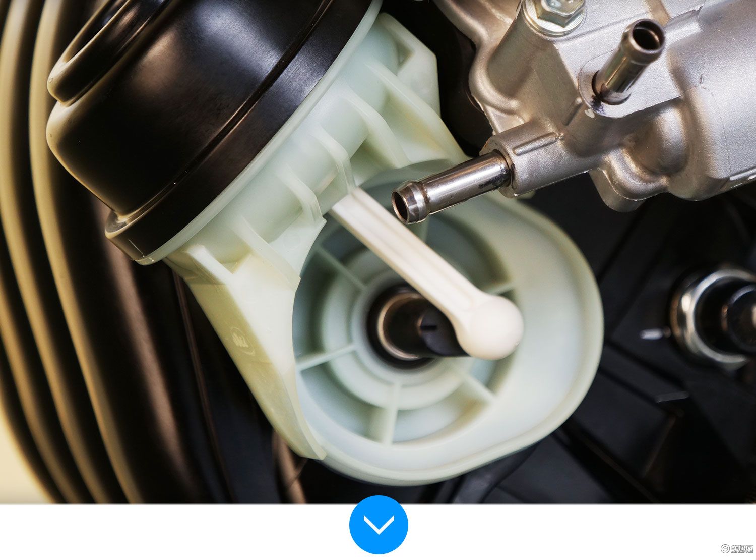 丰田rav4助力电机拆解,丰田rav4动力模块