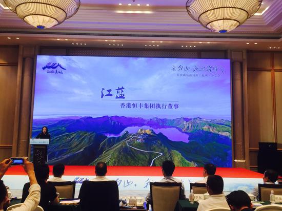 长白山天池和西湖,美丽而令人向往的长白山天池