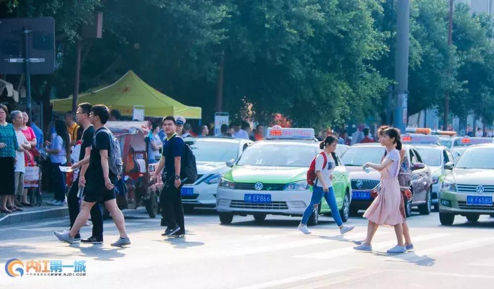 内江翔龙中学高考图片,内江翔龙中学高考现场