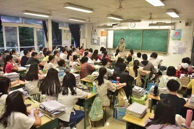内江翔龙中学高考图片,内江翔龙中学高考现场