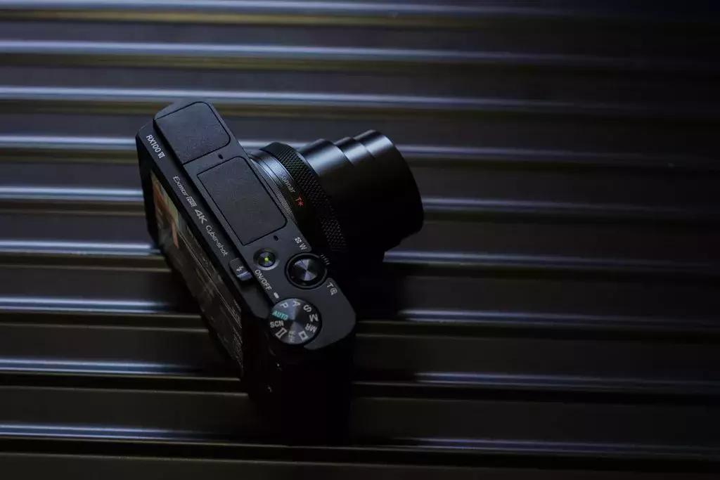 索尼黑卡数码相机dsc-rx100m6,索尼dsc-rx100m6黑卡6代数码相机