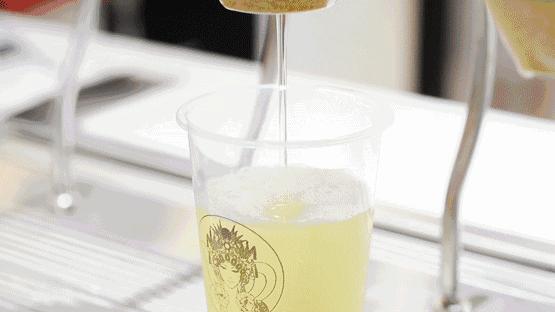 近期排队很火的网红茶 (排队最好的网红茶)