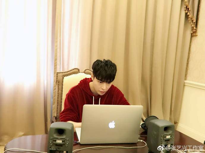 张艺兴ins宣传成员新歌,张艺兴ins发文