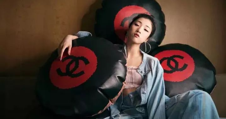 新发现!除了机场,又一个与偶像「假装偶遇」的地方!