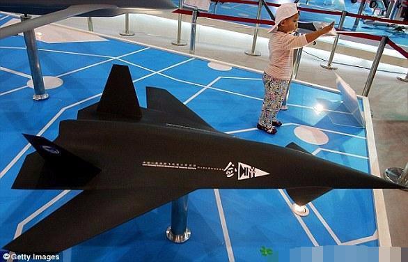 中国暗剑无人机,美媒中国尖端武器