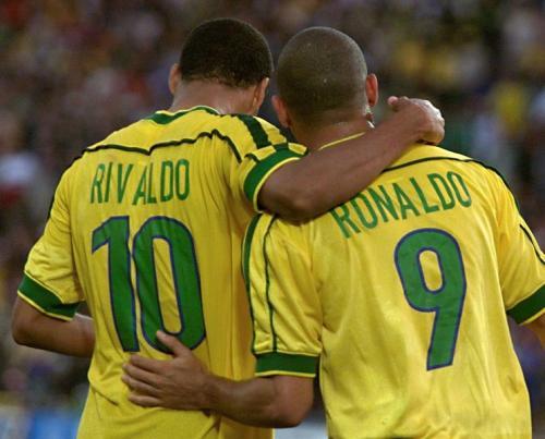 02世界杯里瓦尔多倒钩,里瓦尔多倒钩绝杀瓦伦西亚