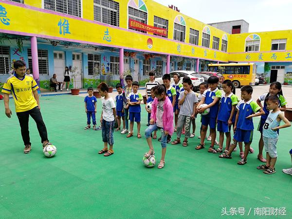 幽兰足球队举办第7届“以足球为名让爱传递”爱心公益活动