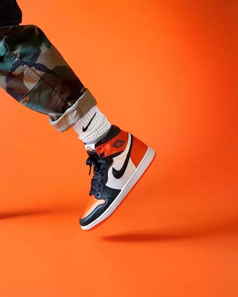 上个月发售的19双人气球鞋中，哪些的价格还没起飞？