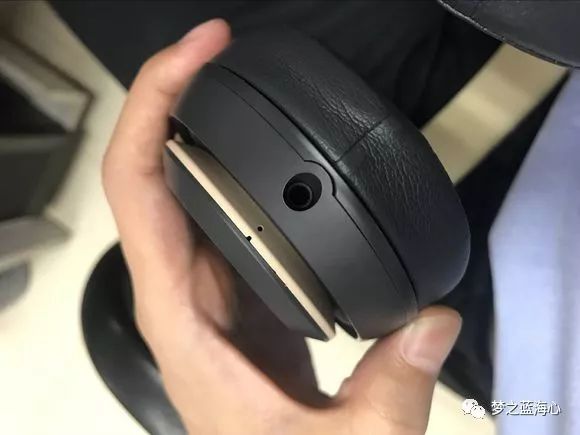 托人从香港带回来的beatsstudio3wireless录音师三代蓝牙怎么看起来有点怪？