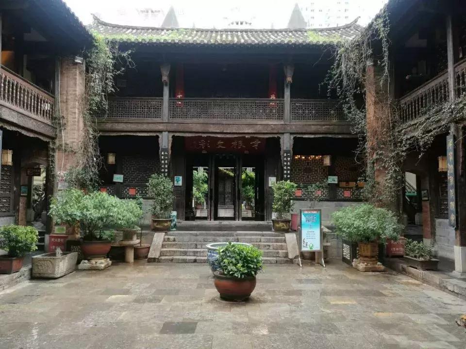 昆明国庆假期自驾游攻略,五一昆明最适合去的地方