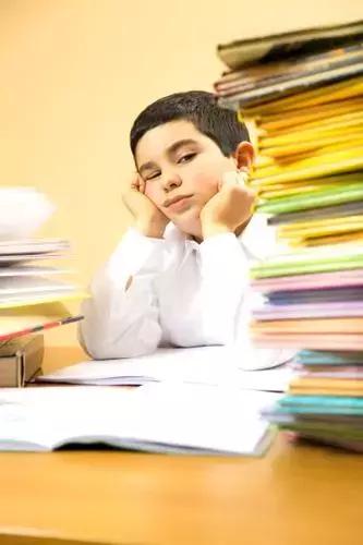 9岁的她身高已长到1.4米“小高个”的背后竟是性早熟