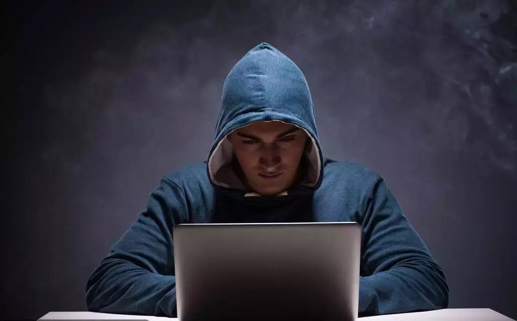 网络代聊如何避免违法 (网络代聊揽客获利抓到什么后果)