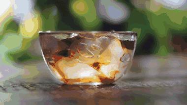 烧仙草有龟苓膏吗,烧仙草和龟苓膏的图片有什么区别