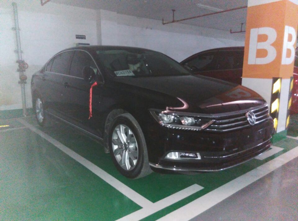 迈腾33030周年的用车感受,迈腾330豪华落地及养车成本