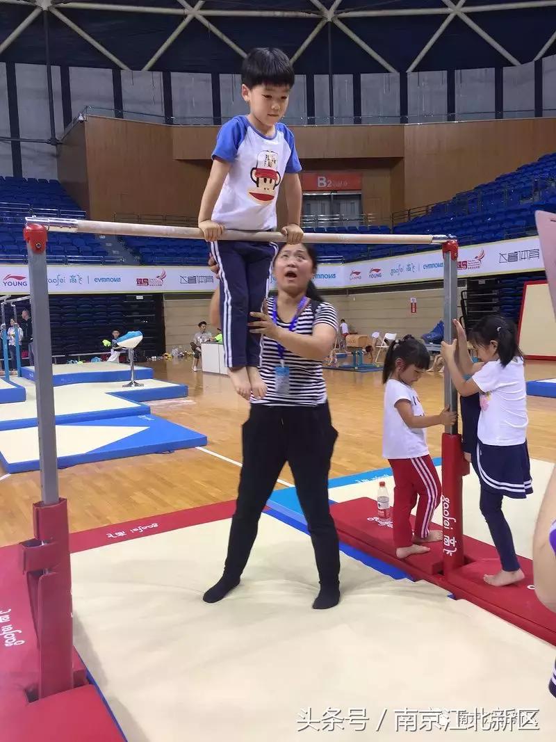 这个六月，看新区这群娃娃挥汗如雨战金陵！