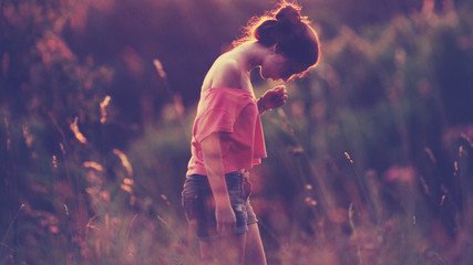 感情这件事不能左右逢源,感情这件事勉强不来