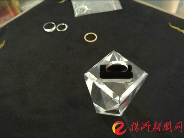 南京女孩半夜醒来床底下惊魂,女子半夜突然惊魂一幕