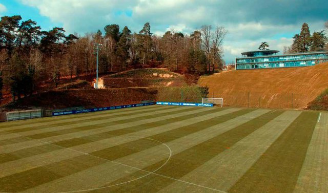 被世界公认为“浪漫之都”，城中小镇竟还藏着一个“足球摇篮”