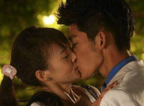 明星拍吻戏另一半的反应,拍吻戏明星的表现