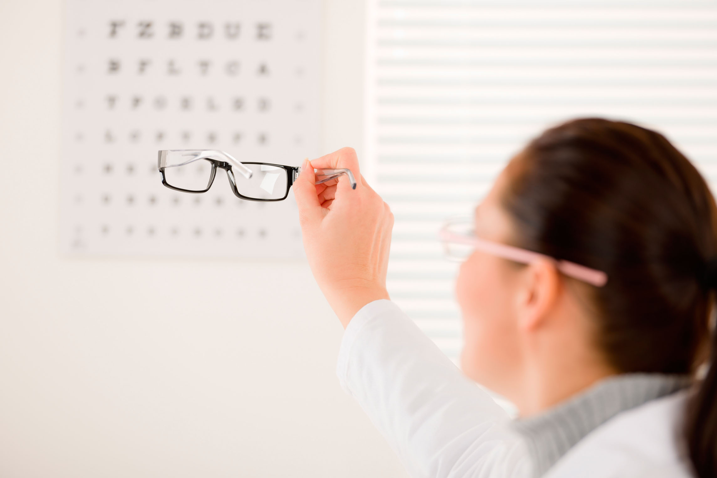 孩子真近视了怎么恢复正常视力,孩子近视了能通过眼镜矫正恢复吗