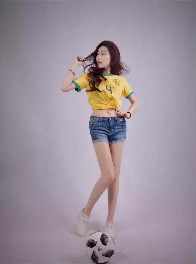空姐和空姐格斗,空姐足球