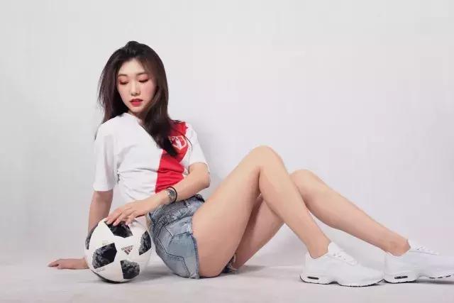 足球赛空姐,空姐和空姐格斗