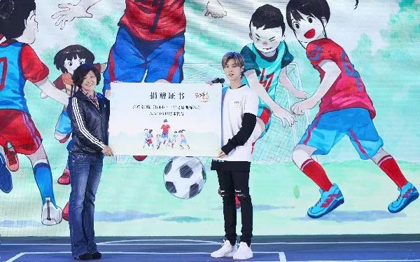 鹿晗凭实力解说世界杯,鹿晗解说世界杯状态