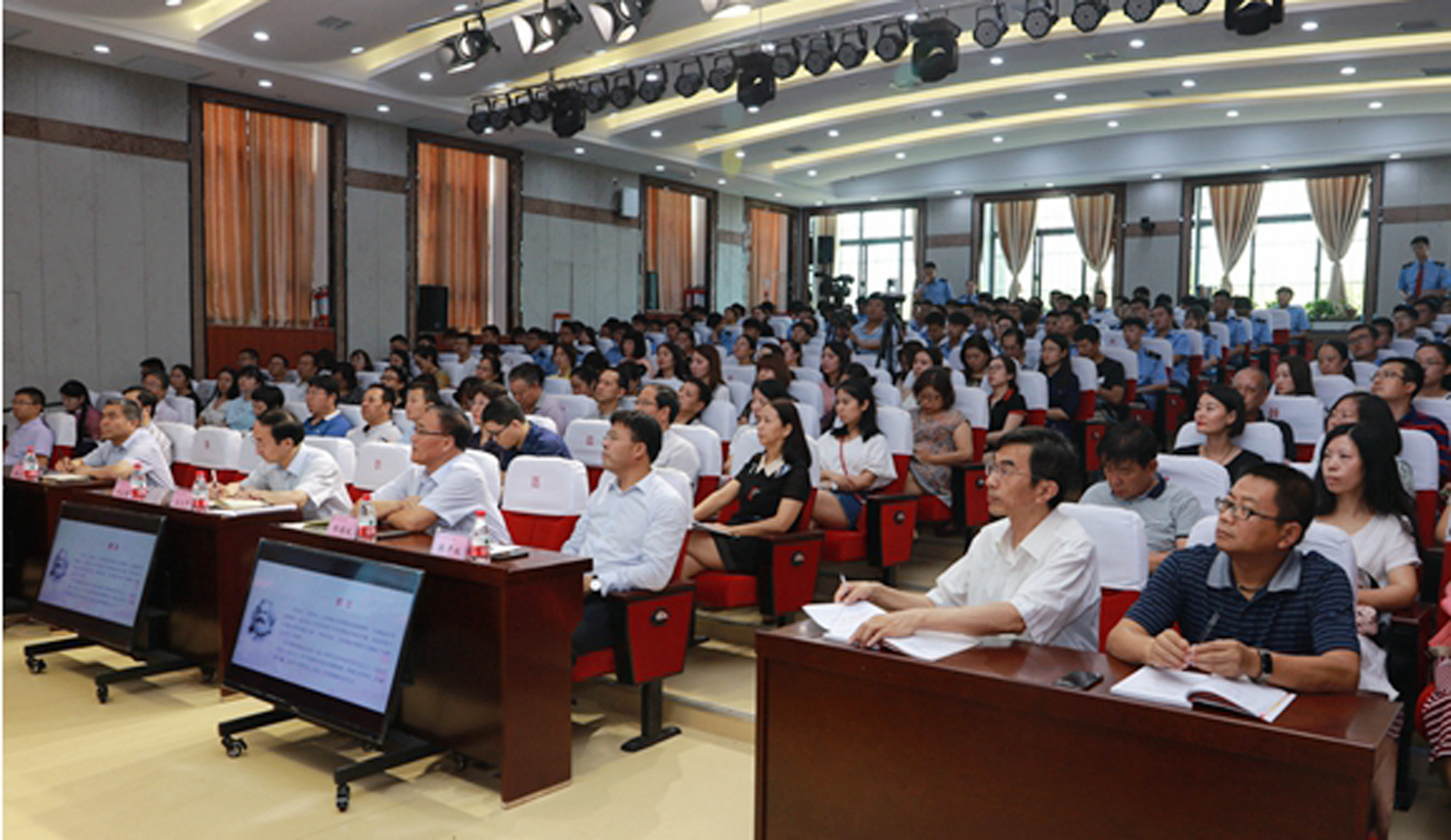 学习新思想千万师生同一堂课,全国高校师生同上一堂思政课